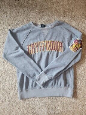 Harry Potter Universal Studios Gryffindor Pullover Sweatshirt